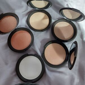 BECCA Gold and Cream Highlighter Palette